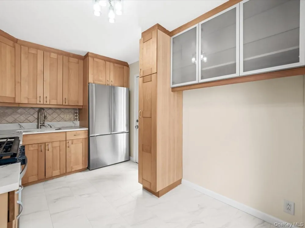 79-53 267th Street Glen Oaks, NY 11004