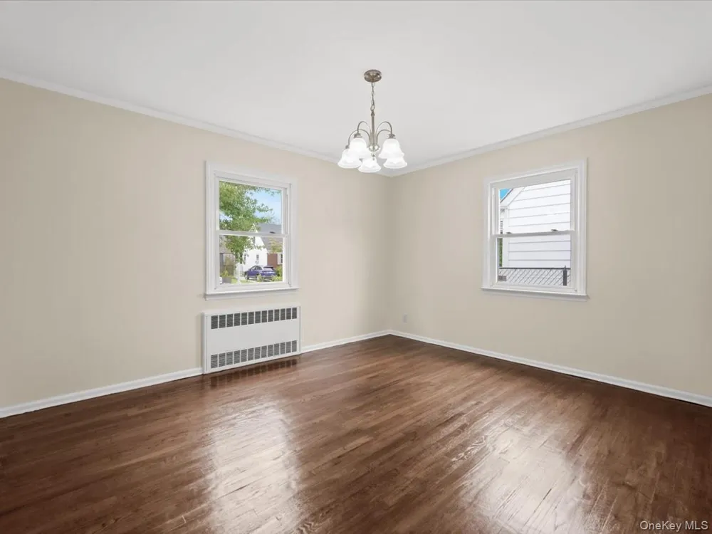 79-53 267th Street Glen Oaks, NY 11004