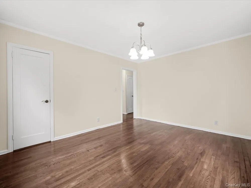 79-53 267th Street Glen Oaks, NY 11004