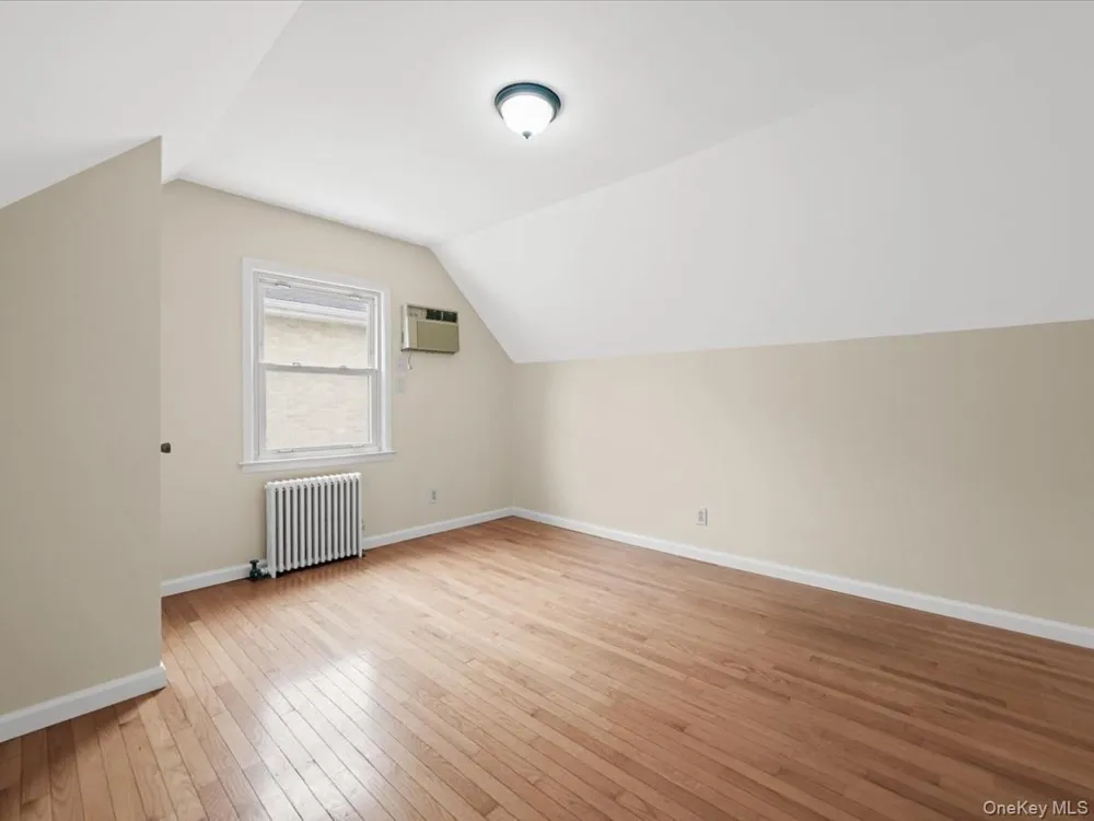 79-53 267th Street Glen Oaks, NY 11004