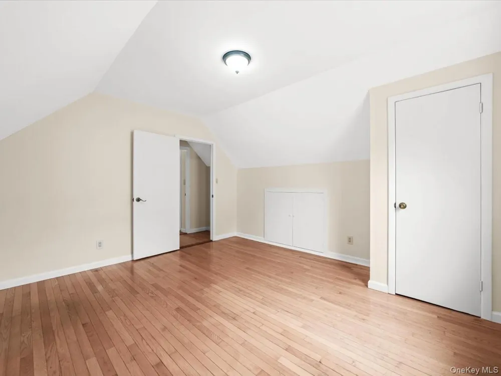 79-53 267th Street Glen Oaks, NY 11004