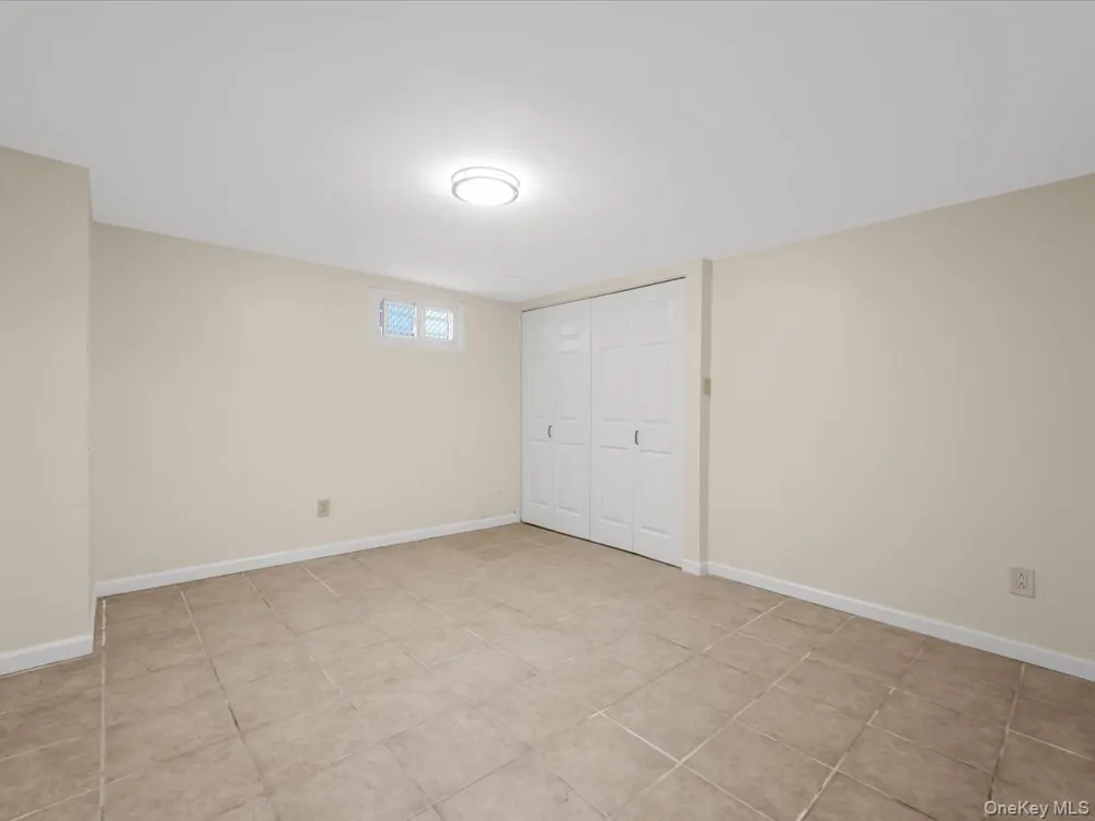 79-53 267th Street Glen Oaks, NY 11004