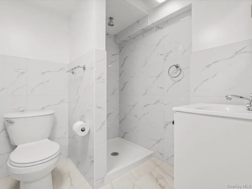 79-53 267th Street Glen Oaks, NY 11004