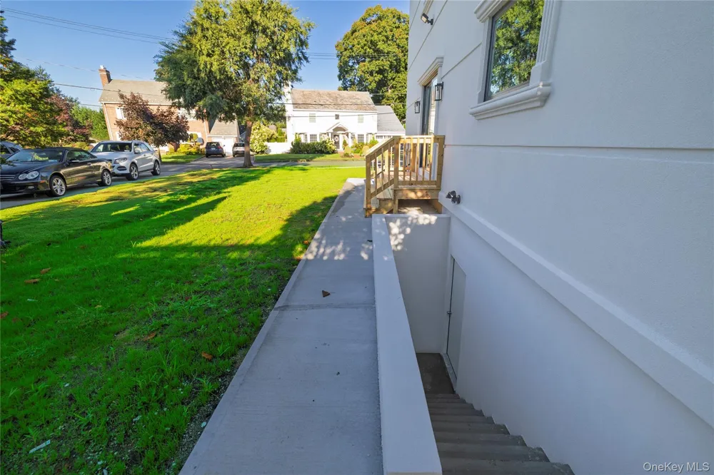 76 Gerard Avenue W Malverne, NY 11565