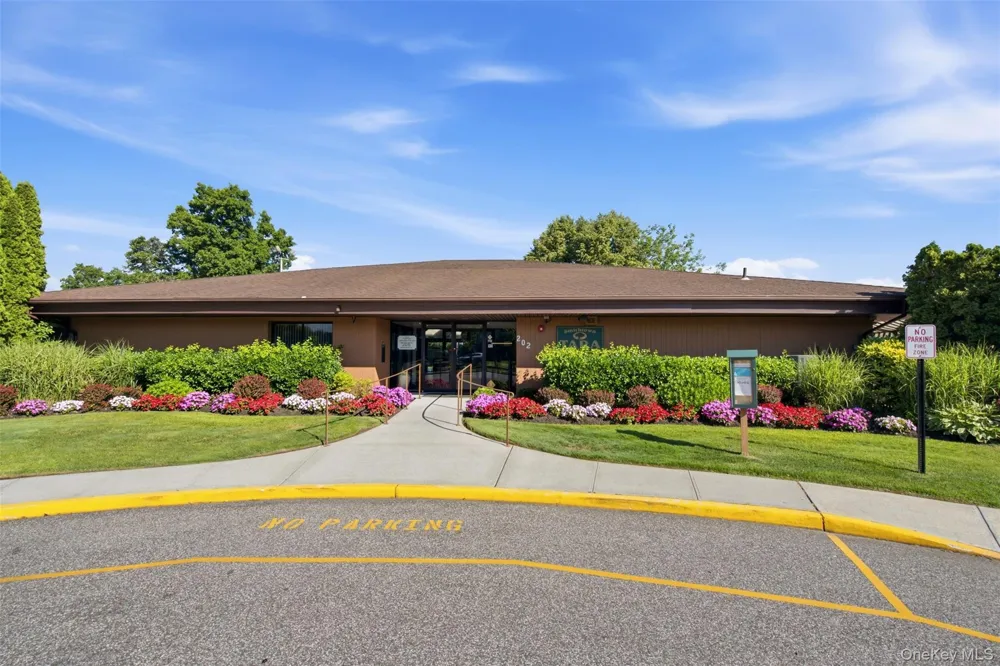 113 Scarlett Drive Commack, NY 11725
