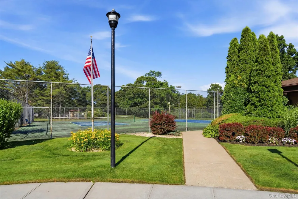 113 Scarlett Drive Commack, NY 11725