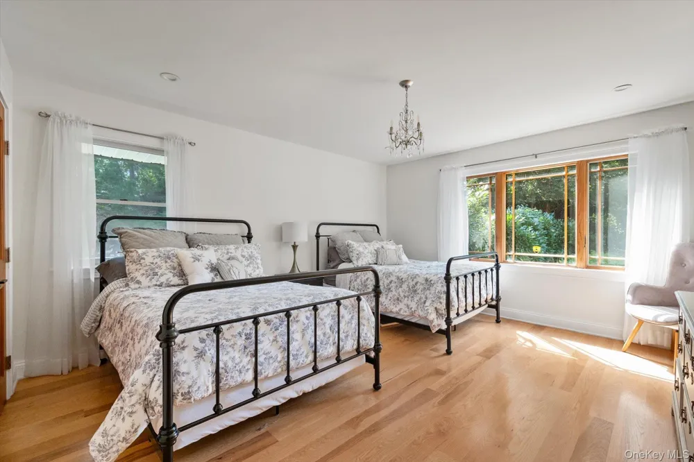 6 Tanyard Lane Huntington, NY 11743