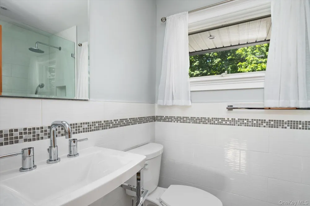 6 Tanyard Lane Huntington, NY 11743