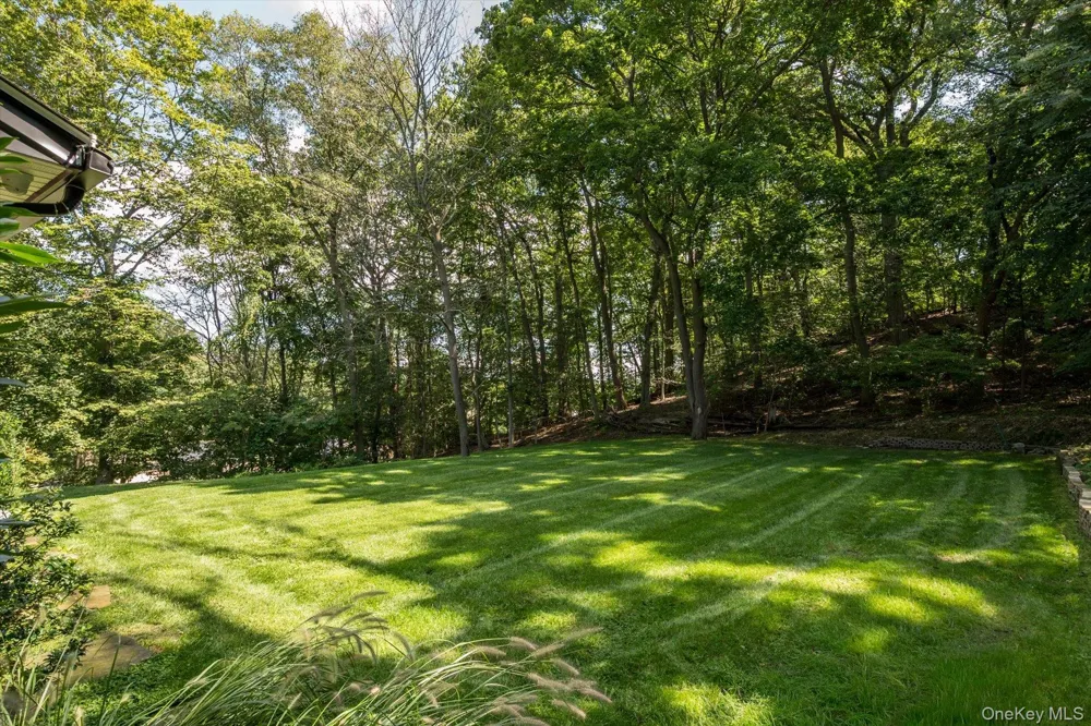 6 Tanyard Lane Huntington, NY 11743
