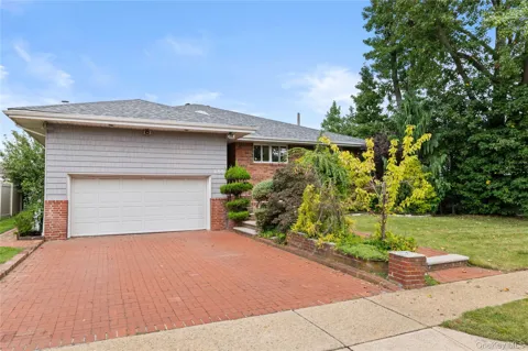 655 Diane Place