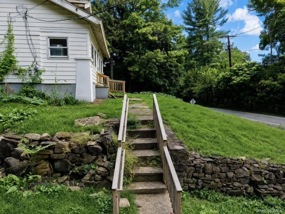 4 Grove Street Harriman, NY 10950