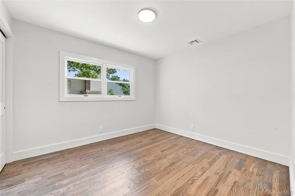 13 Campbell Lane East Islip, NY 11730