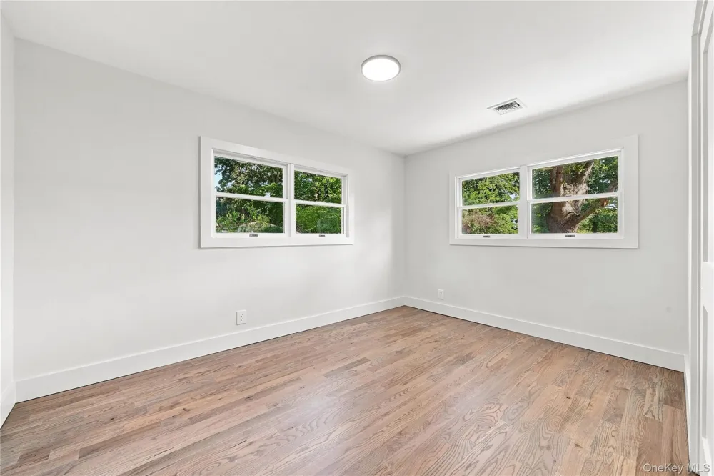 13 Campbell Lane East Islip, NY 11730