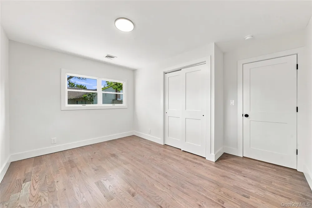 13 Campbell Lane East Islip, NY 11730