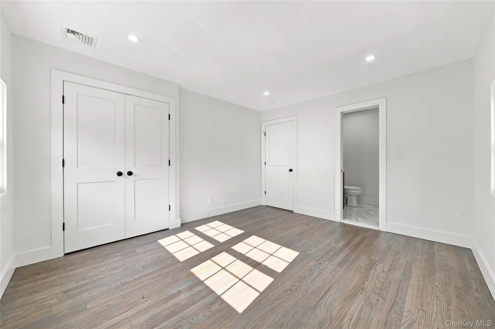13 Campbell Lane East Islip, NY 11730