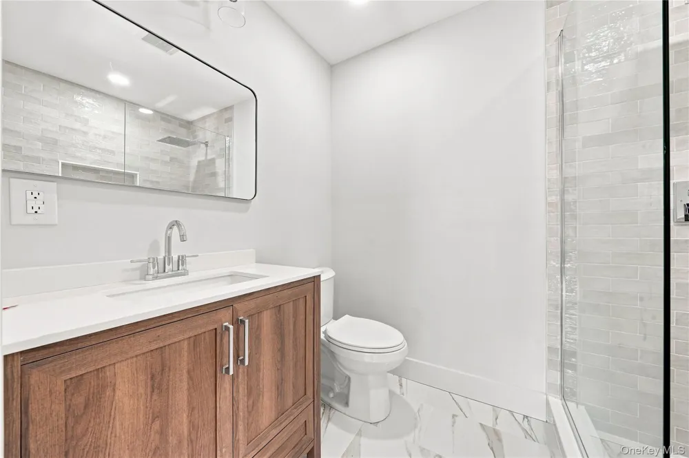 13 Campbell Lane East Islip, NY 11730