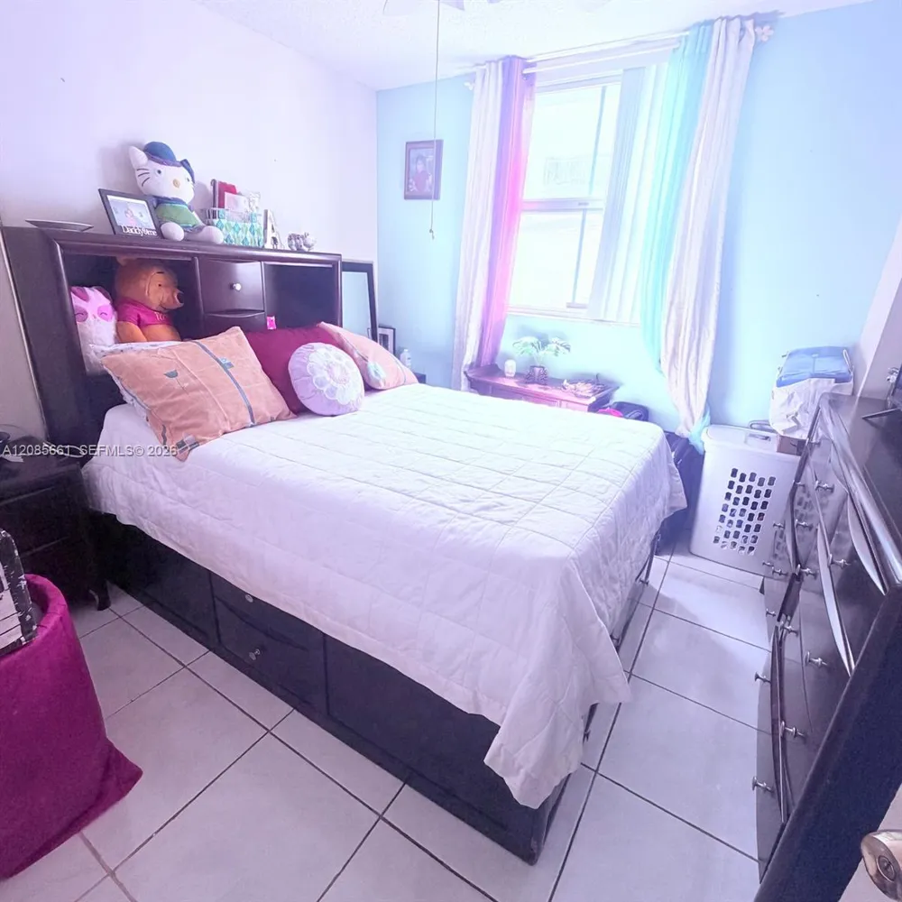 104 SW 9th St #1101 Miami, FL 33130