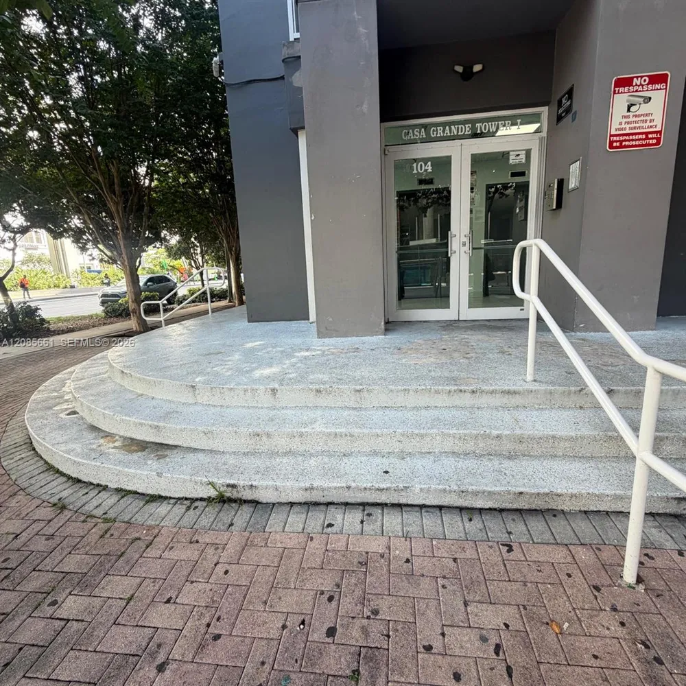 104 SW 9th St #1101 Miami, FL 33130