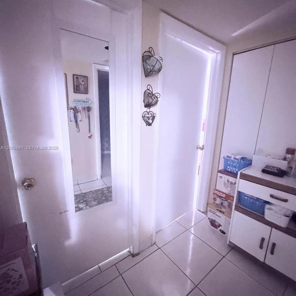 104 SW 9th St #1101 Miami, FL 33130