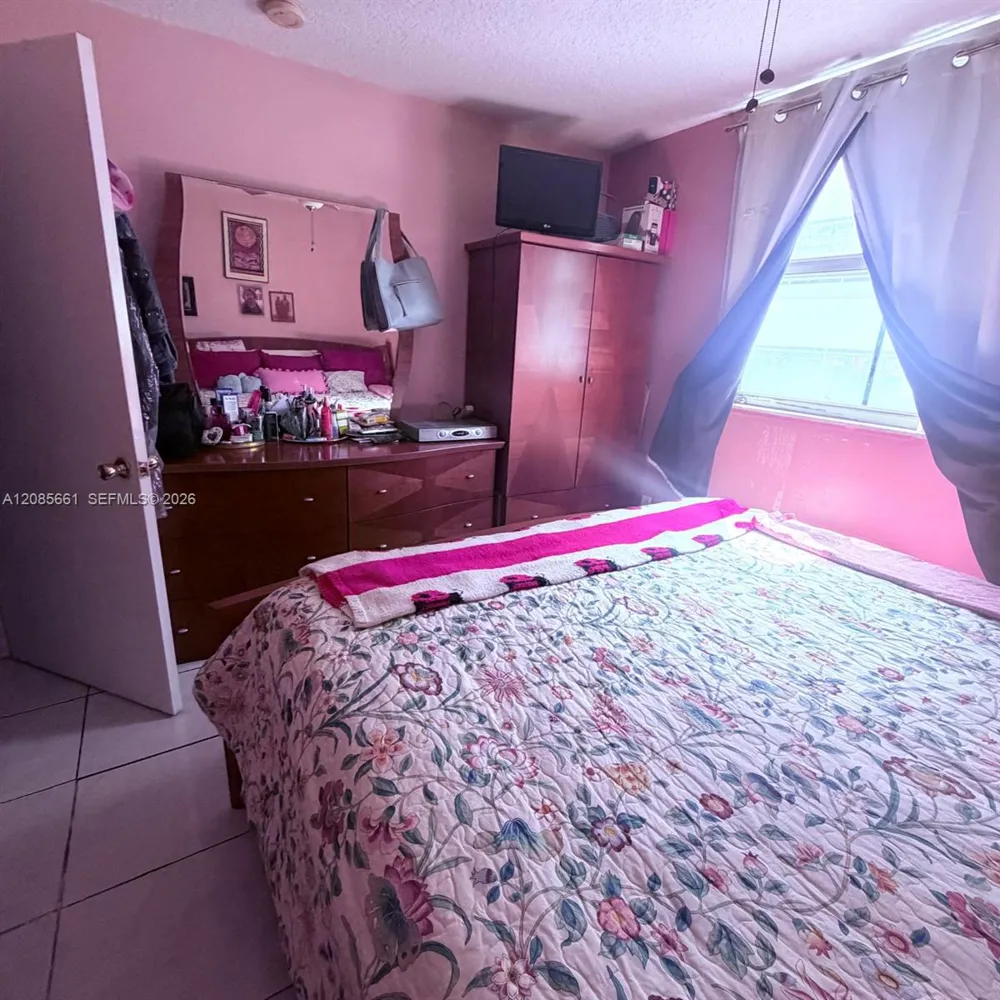 104 SW 9th St #1101 Miami, FL 33130