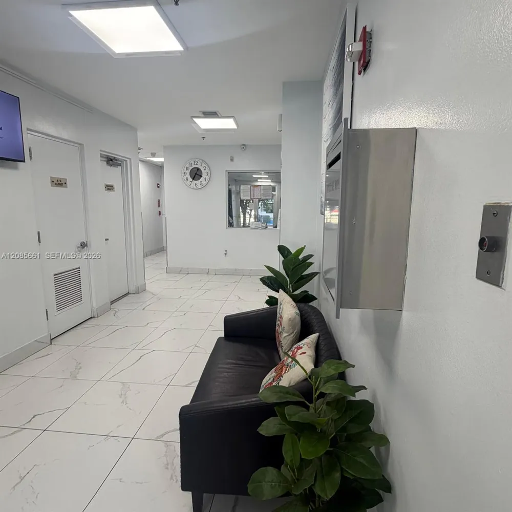 104 SW 9th St #1101 Miami, FL 33130