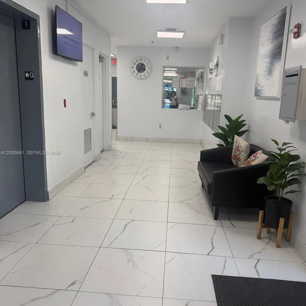 104 SW 9th St #1101 Miami, FL 33130