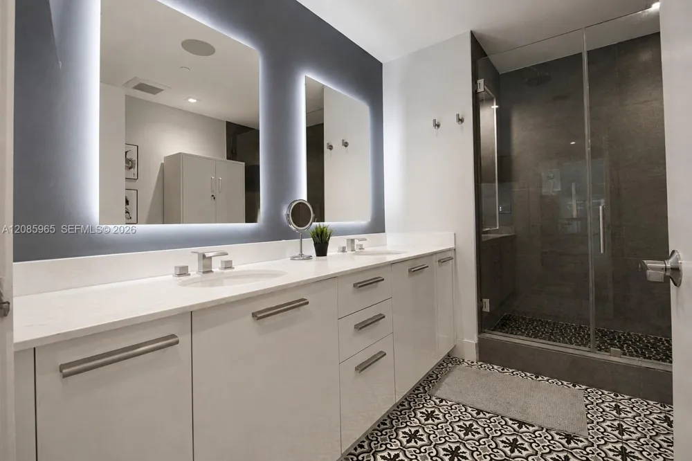 1050 Brickell Ave #222 Miami, FL 33131