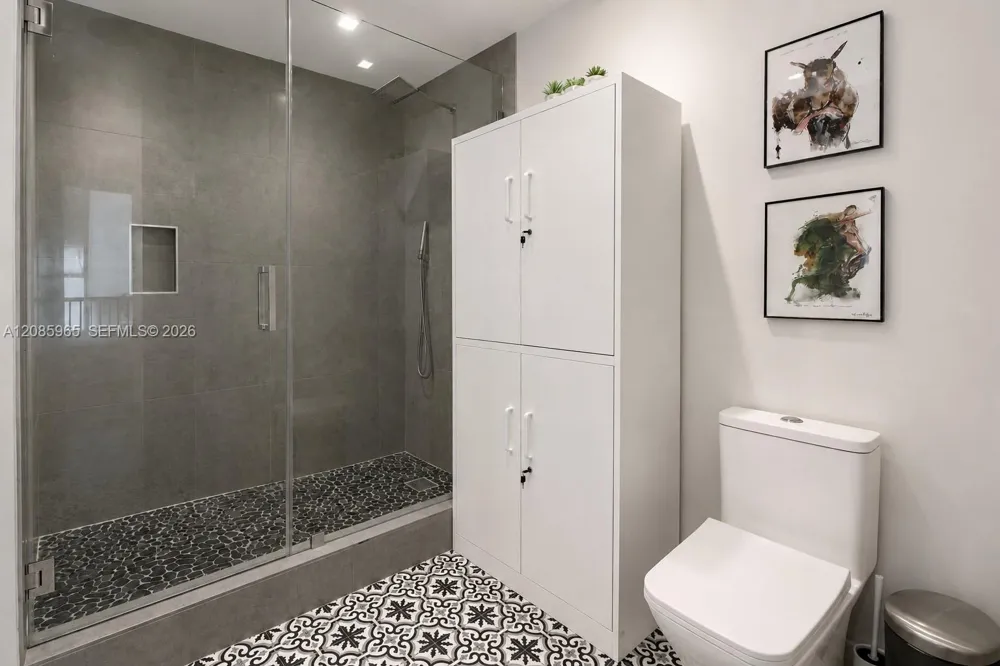 1050 Brickell Ave #222 Miami, FL 33131