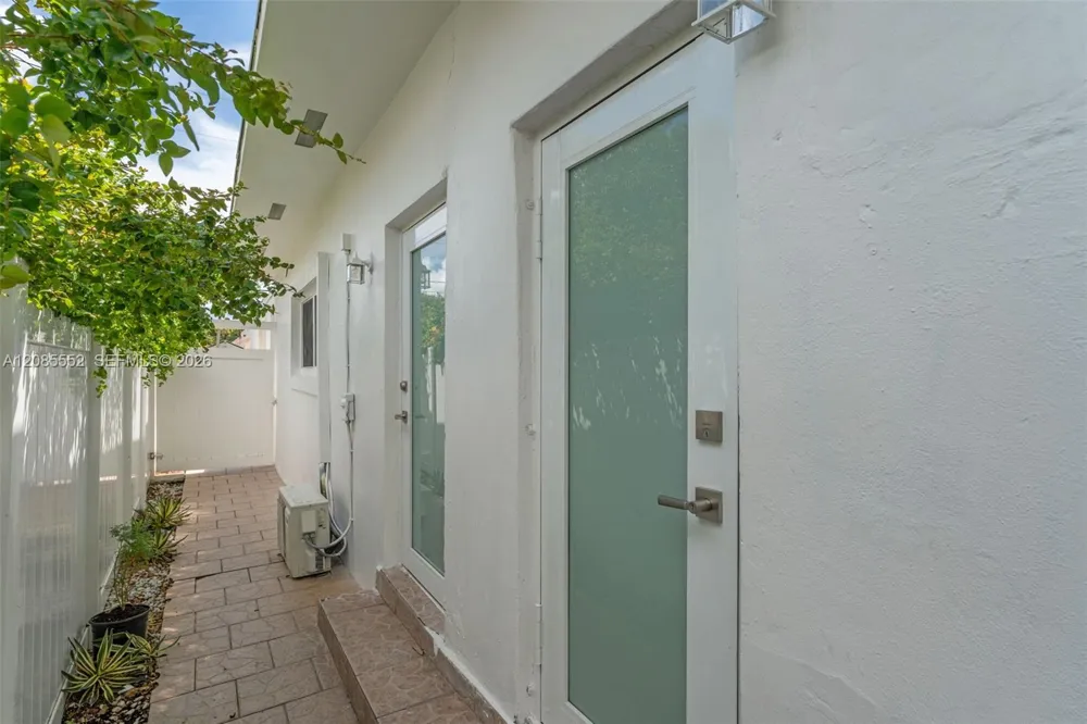 201 SW 51st Ct #5 Miami, FL 33134