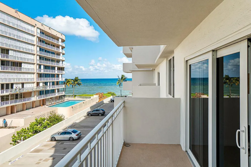 3215 S OCEAN BOULEVARD #302 Highland Beach, FL 33487