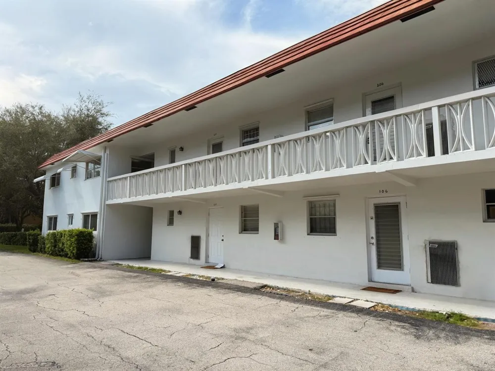 899 SE 2ND AVENUE #207 Deerfield Beach, FL 33441