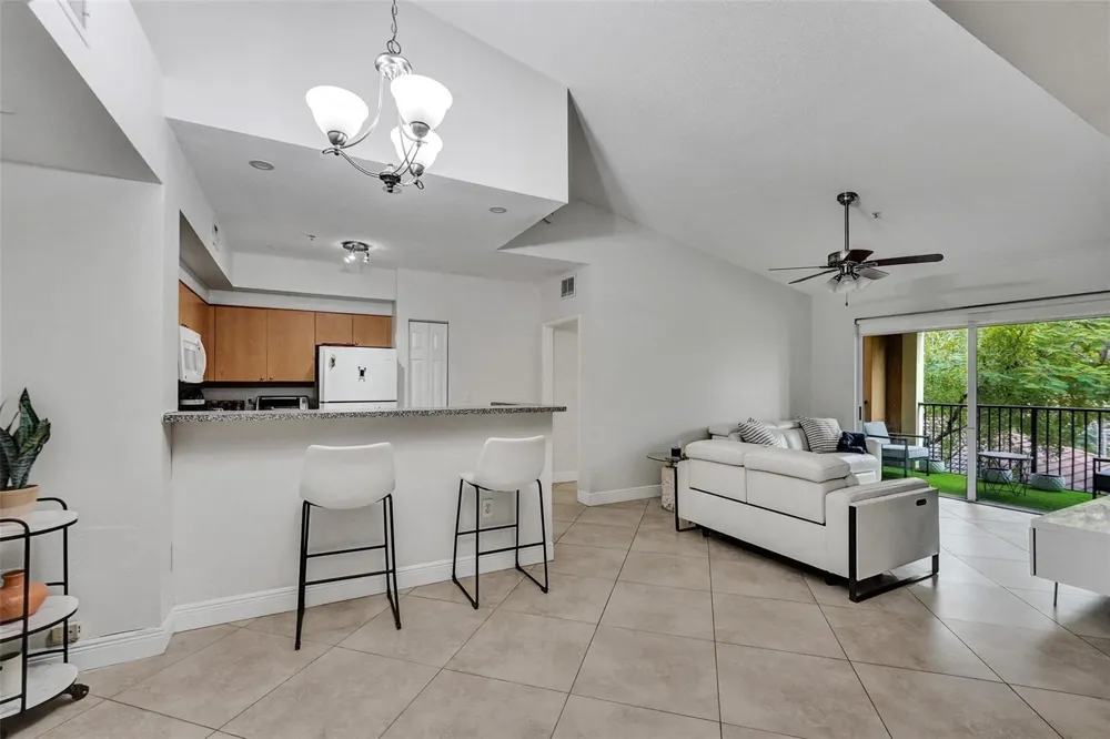 7940 NOB HILL ROAD #304 Tamarac, FL 33321