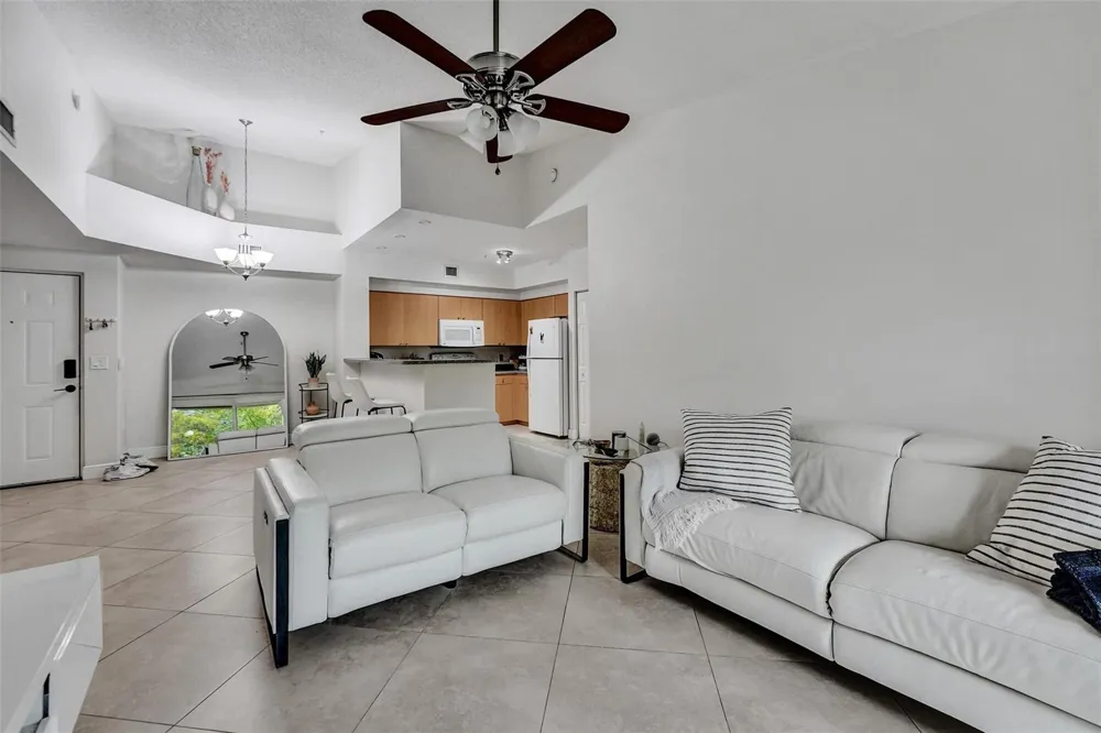 7940 NOB HILL ROAD #304 Tamarac, FL 33321