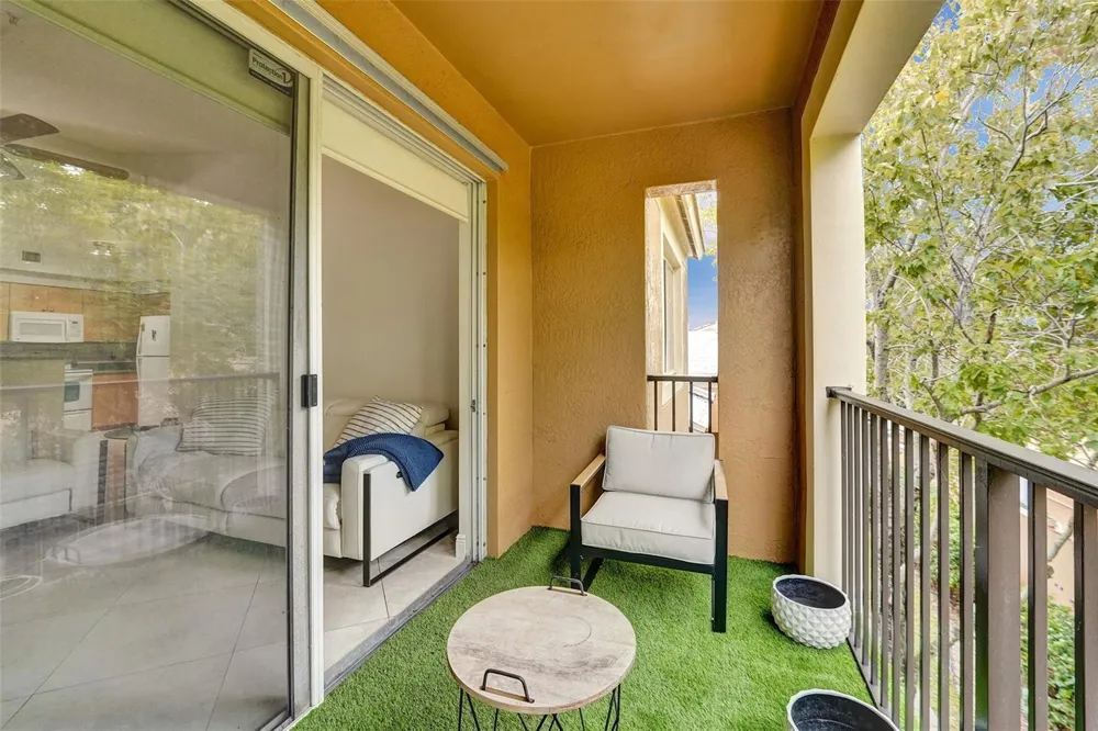 7940 NOB HILL ROAD #304 Tamarac, FL 33321