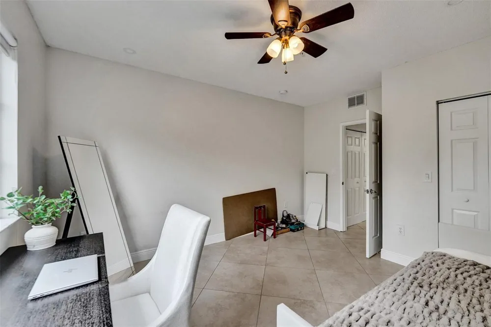 7940 NOB HILL ROAD #304 Tamarac, FL 33321