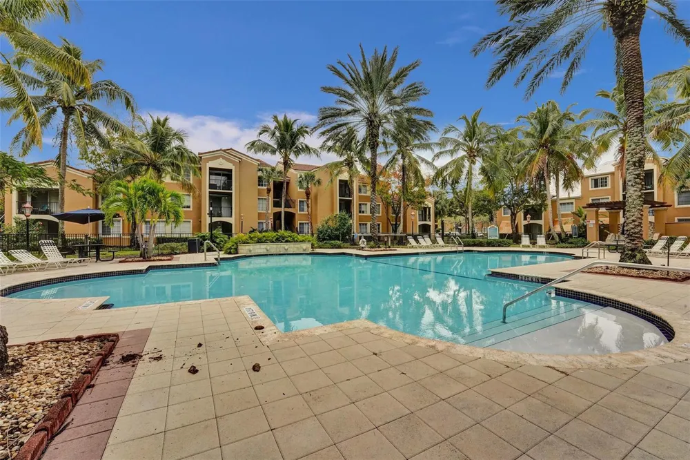 7940 NOB HILL ROAD #304 Tamarac, FL 33321