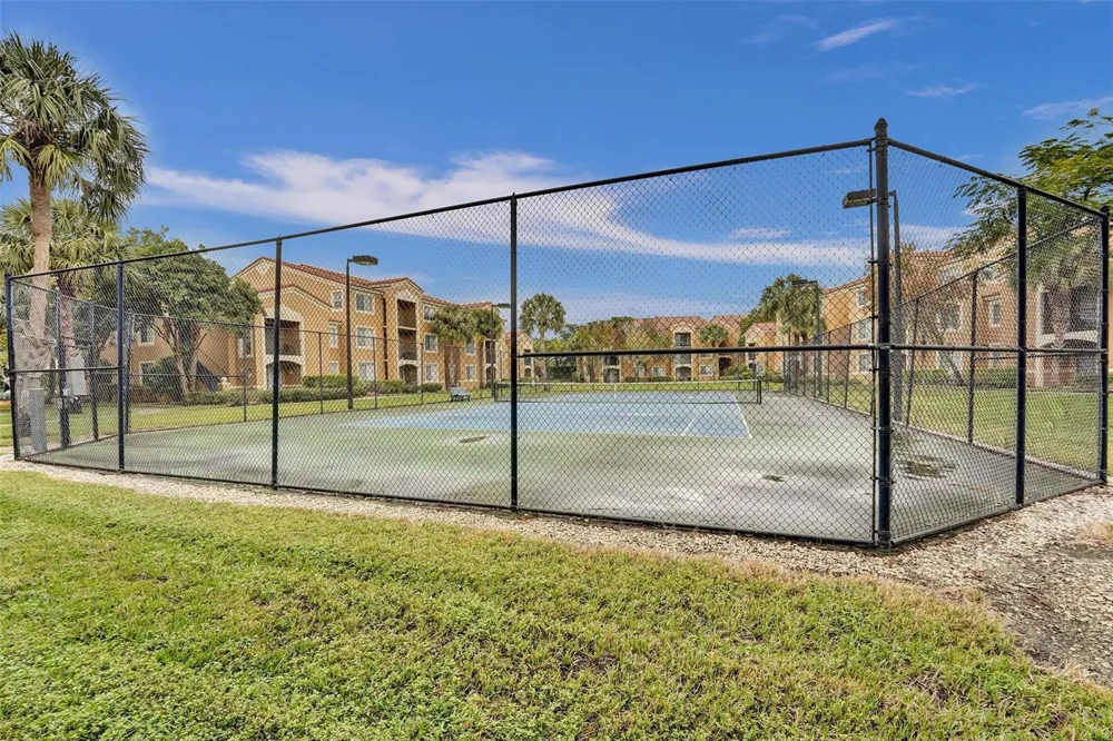 7940 NOB HILL ROAD #304 Tamarac, FL 33321