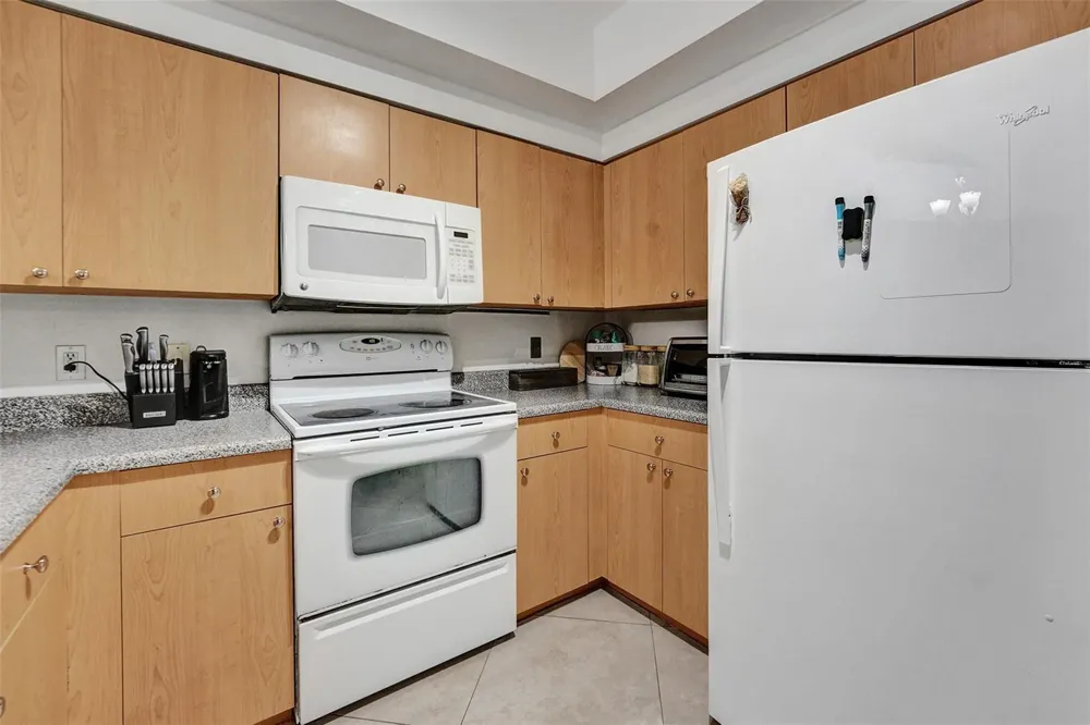7940 NOB HILL ROAD #304 Tamarac, FL 33321