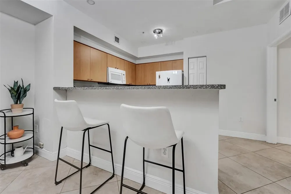 7940 NOB HILL ROAD #304 Tamarac, FL 33321