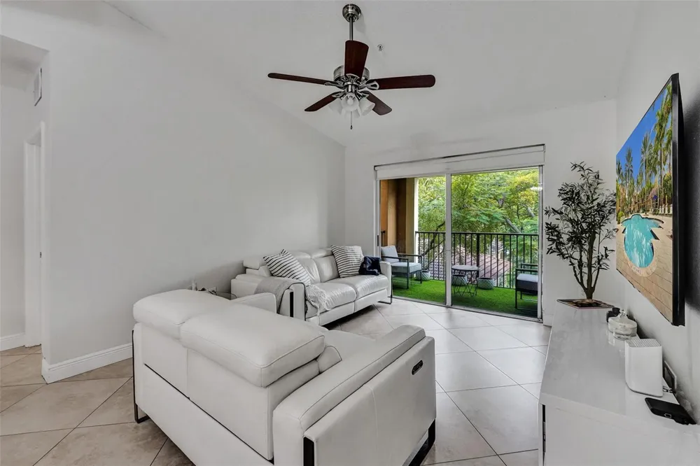 7940 NOB HILL ROAD #304 Tamarac, FL 33321