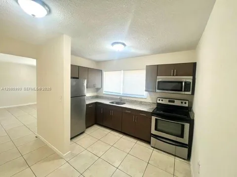 7626 NE 6th Ct #5
