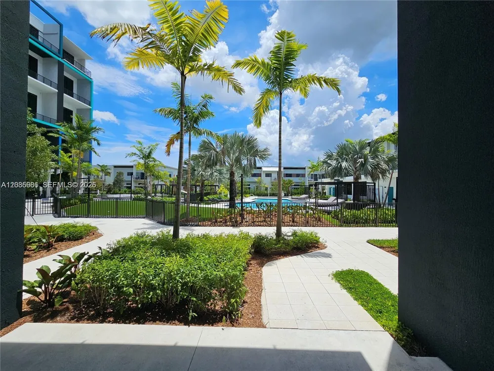 4400 Sunrise Blvd #S2-A Plantation, FL 33317