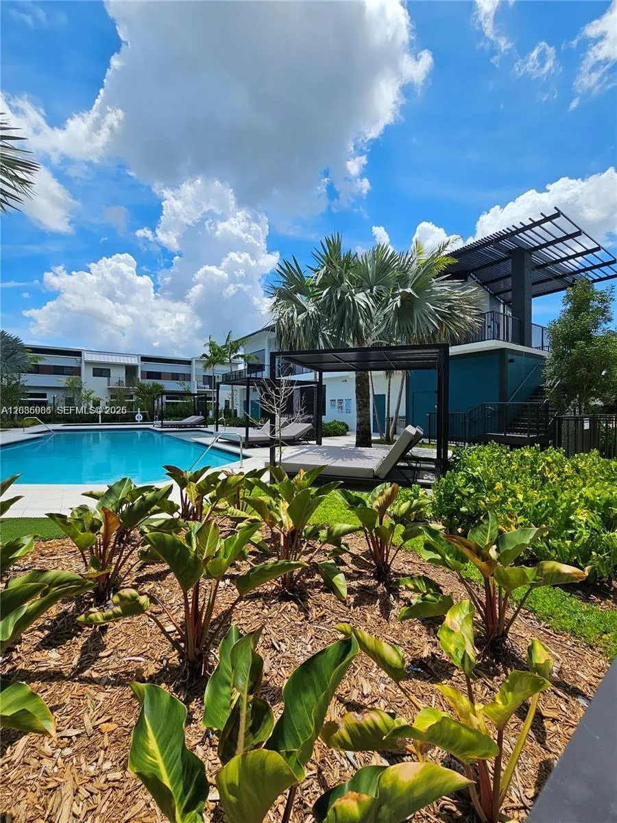 4400 Sunrise Blvd #S2-A Plantation, FL 33317