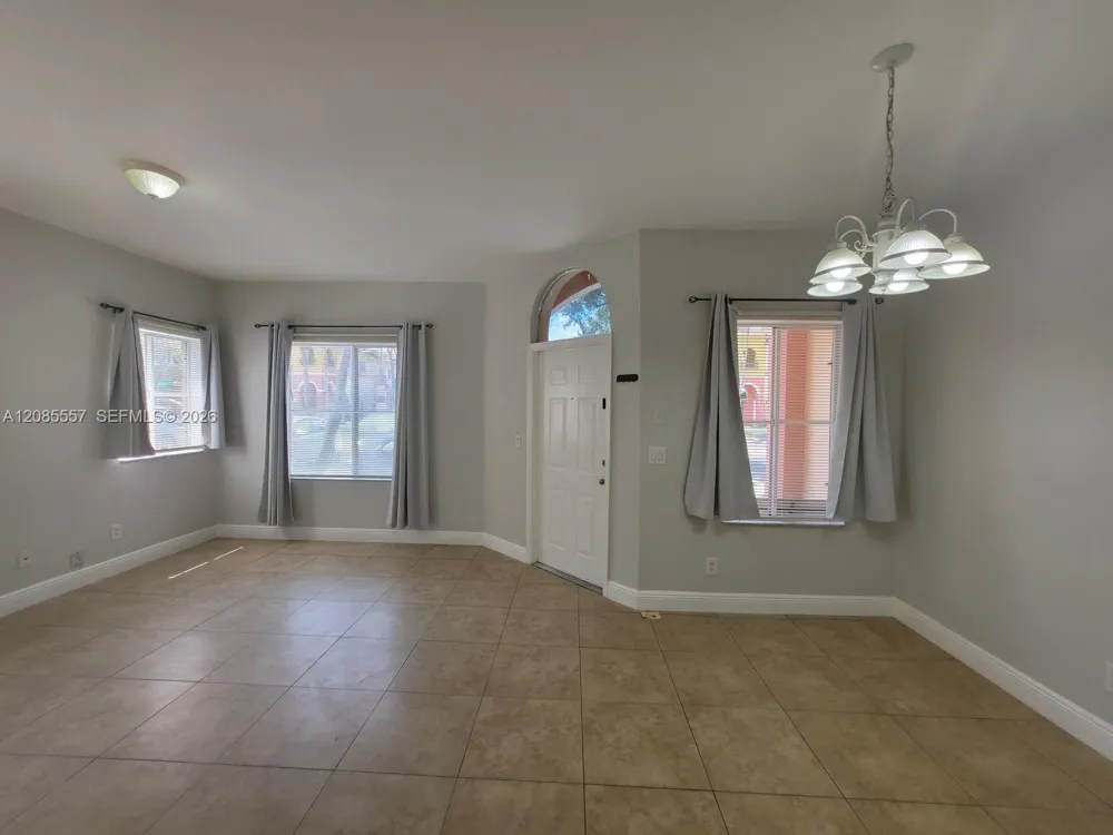 807 Santa Catalina Cir North Lauderdale, FL 33068