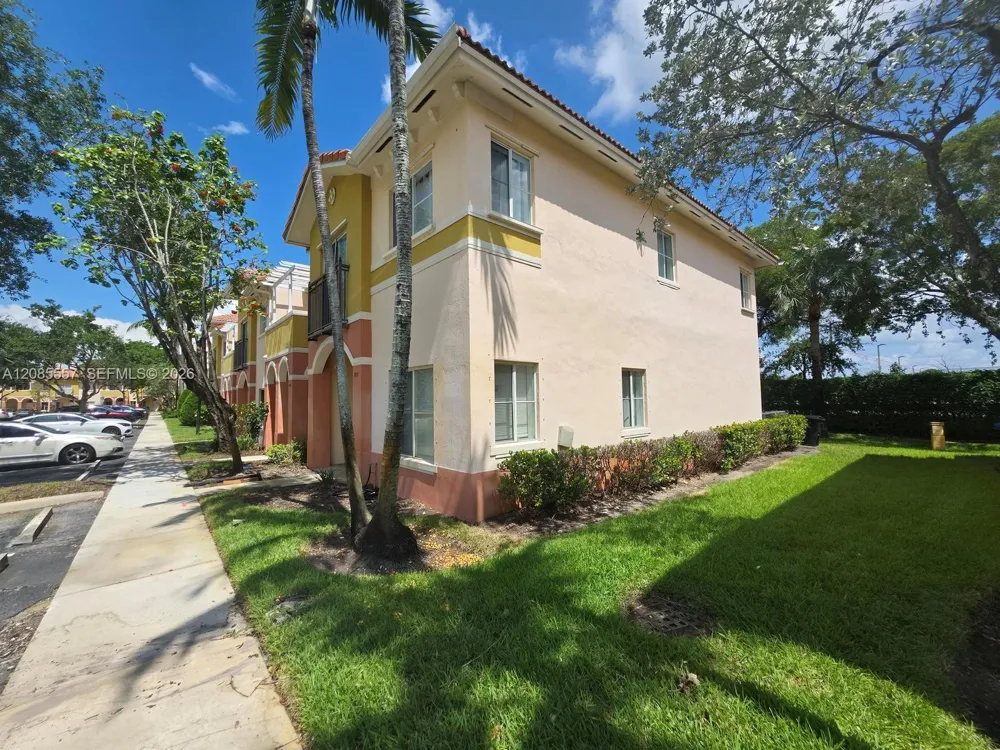 807 Santa Catalina Cir North Lauderdale, FL 33068
