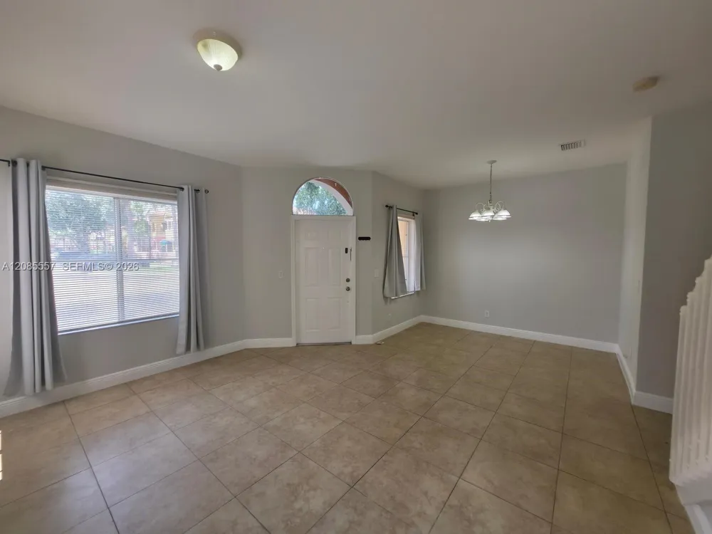 807 Santa Catalina Cir North Lauderdale, FL 33068
