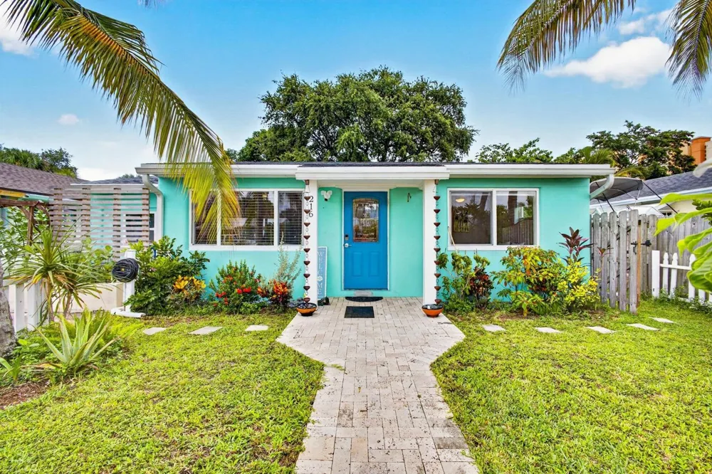 216 E 24TH STREET Riviera Beach, FL 33404