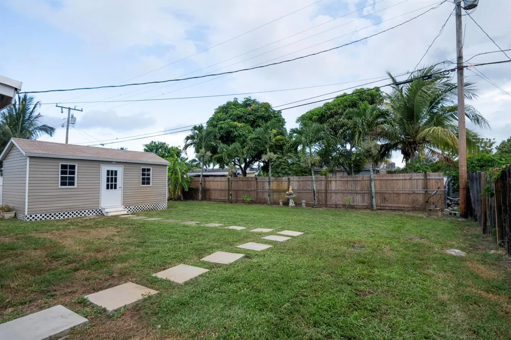 2032 WORTHINGTON ROAD West Palm Beach, FL 33409