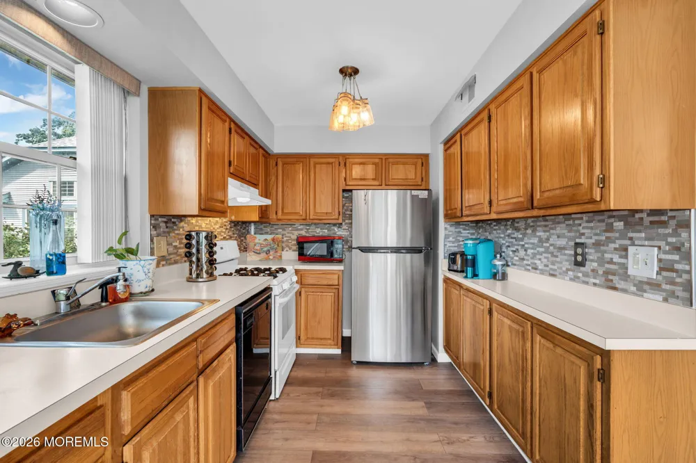 13 Sedgwick Square Jackson, NJ 08527
