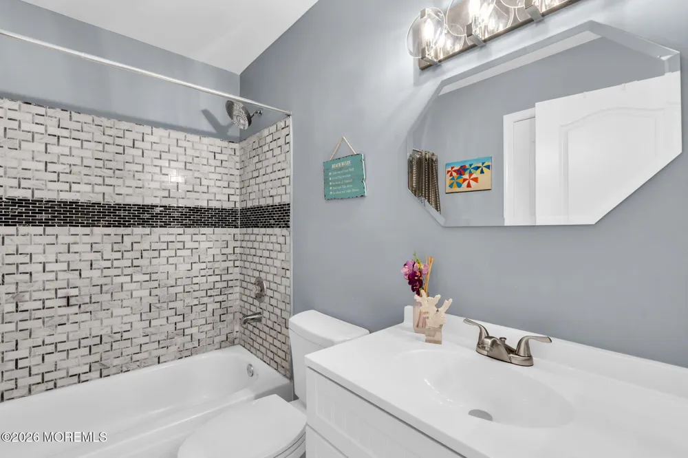13 Sedgwick Square Jackson, NJ 08527